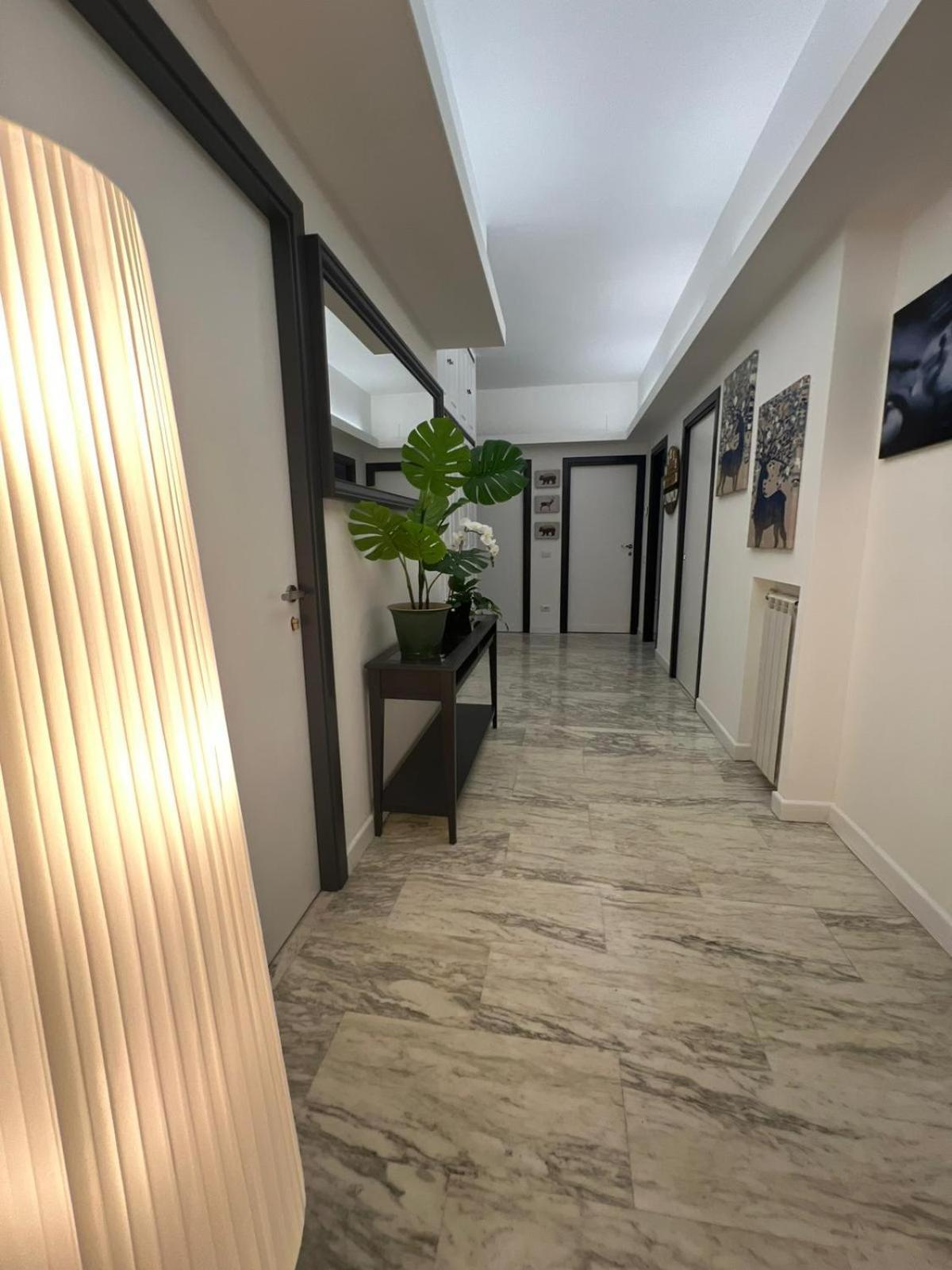 Affittacamere Appia Nuova 639 Rome Bagian luar foto
