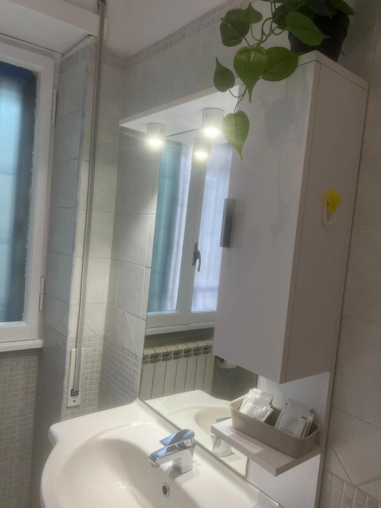 Affittacamere Appia Nuova 639 Rome Bagian luar foto